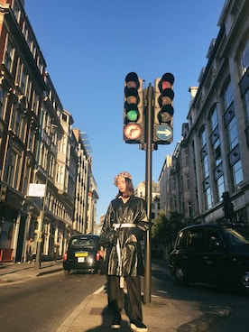 「UK」｜「アイテム（スリッポン）」を使った、Rosie🌹さん（レディース・161cm）の秋コーディネート
