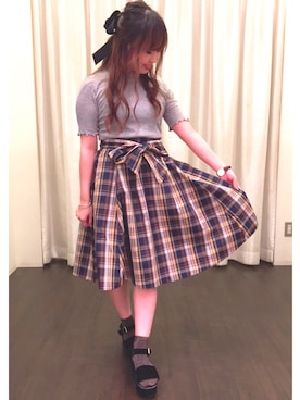 「earth music&ecology（アースミュージックアンドエコロジー）のスキスカチェックミディカート（スカート、イエロー系）」を使った、kotono⑅︎◡̈︎*さん（レディース・150cm）の夏コーディネート