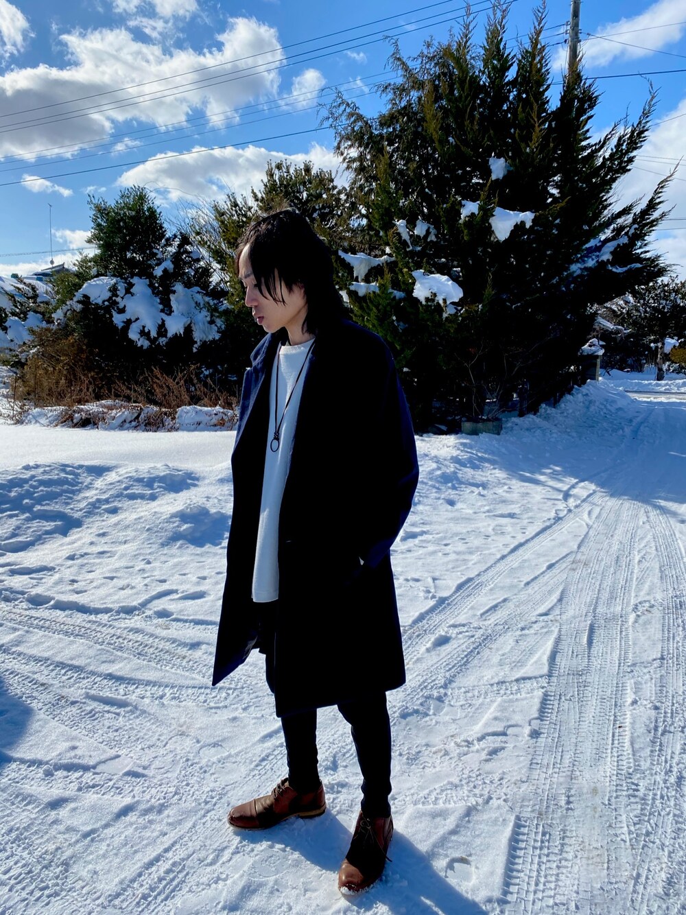 「お洒落さんとつながりたい」｜「MinoriTYのアイテム（チェスターコート、ブルー系）」を使った、shinさん（メンズ・174cm）の冬コーディネートの1枚目の写真