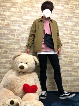 「サコッシュ」｜「アイテム（雑貨/ホビー）」を使った、shootaa🐻✩さん（メンズ・177cm）の春コーディネート
