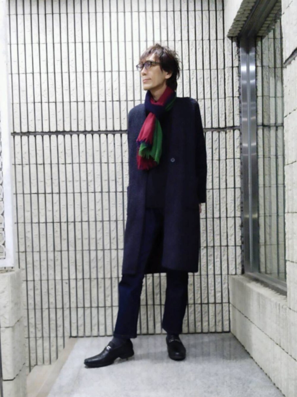 「年末WEAR感謝祭、大人カジュアル、きれいめカジュアル、お洒落さんとつながりたい、レディース、ツイード、ロングカーディガン、モックネック、リーバイス、ユニクロコーデ」｜「UNIQLOのアイテム（その他アウター、グレー系）」を使った、abataroさん（メンズ・180cm）の冬コーディネートの1枚目の写真