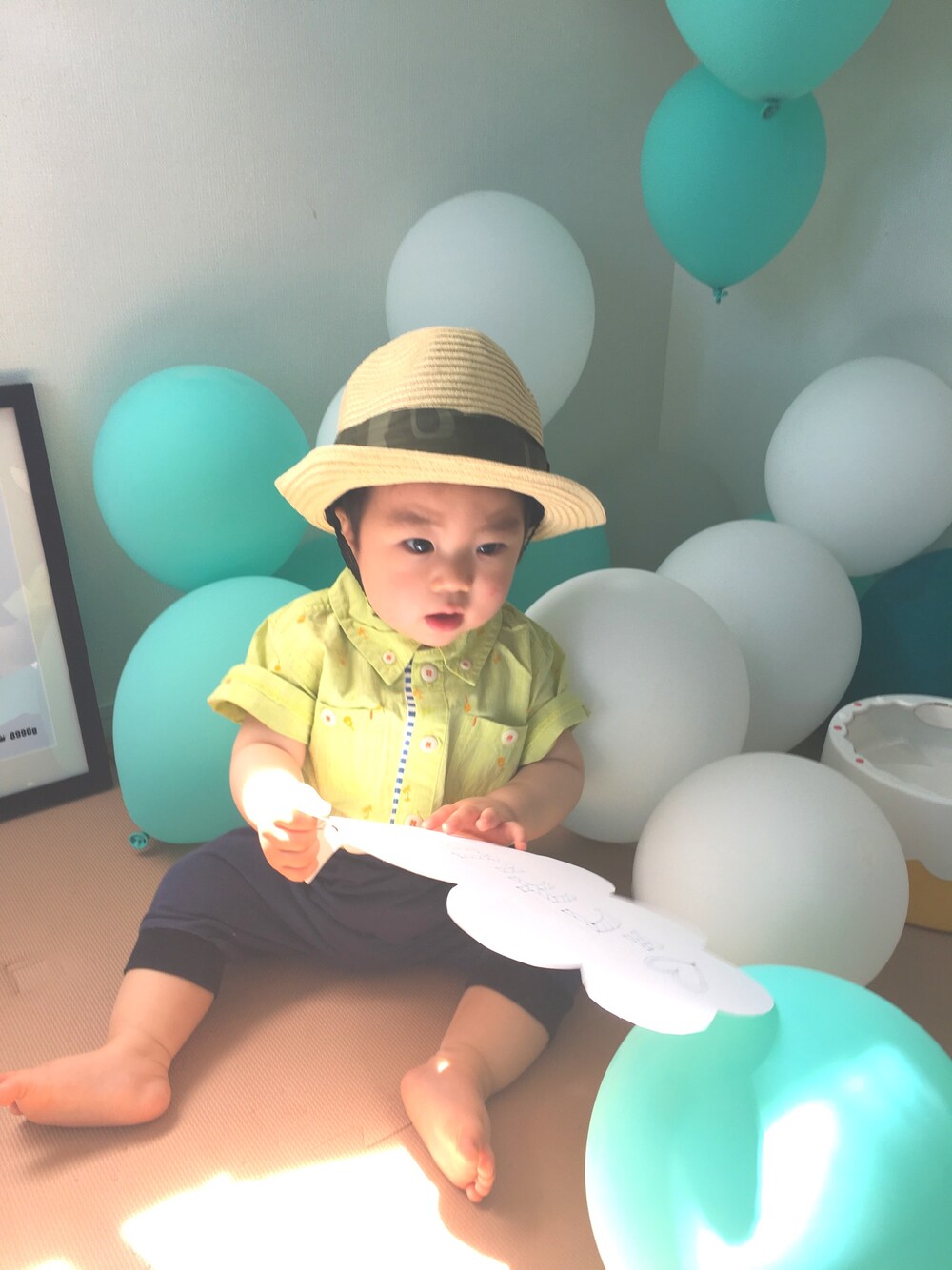 「ベルイエロー、キッズファッション、夏コーデ、男の子コーデ、カジュアル、プチプラ」｜「BRANSHESのペーパー中折れハット（ハット、ベージュ系）」を使った、Takumaさん（キッズ・70cm）の春コーディネートの1枚目の写真