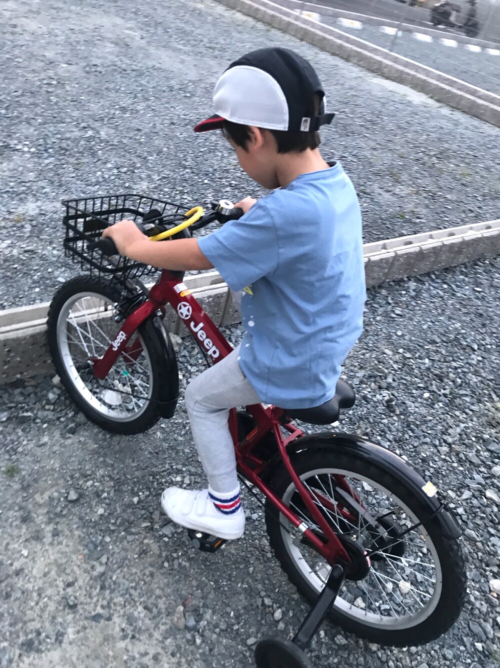 「キッズコーデ、キッズファッション、おとこのこ」｜「ZARA KIDSのアイテム（Tシャツ/カットソー、ブルー系）」を使った、saさん（キッズ・110cm）の春コーディネートの1枚目の写真