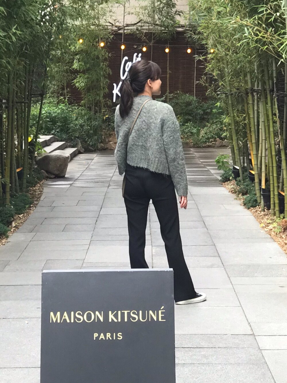 「韓国旅行、秋のコーデ、シンプル、シンプルコーデ、ニット、ママコーデ、ママファッション」｜「VASICのアイテム（バッグ、ブラウン系）」を使った、saさん（レディース・155cm）の秋コーディネートの1枚目の写真