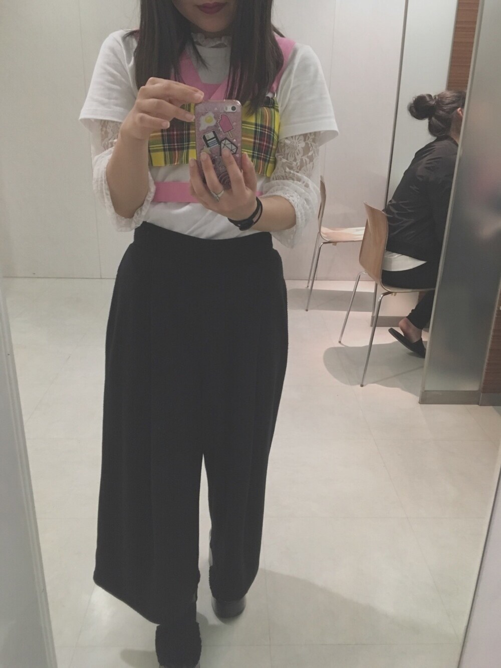 「カジュアル、ootd、休日スタイル、17、原宿、7%morePINK、春コーデ」｜「EMODAのアイテム（パンツ、ブラック系）」を使った、M!kuさん（レディース・148cm）の春コーディネートの1枚目の写真