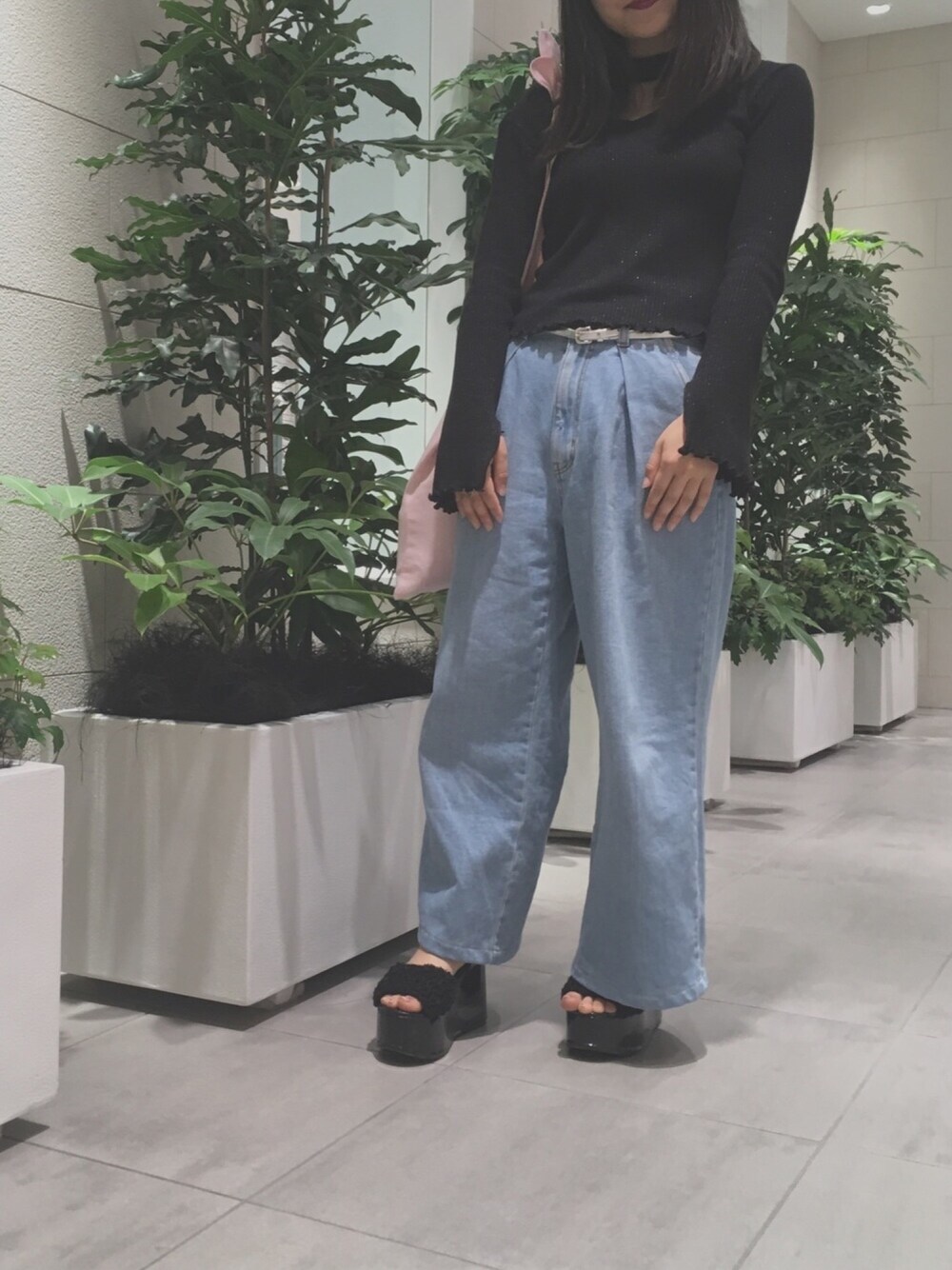 「シンプル、GU、ootd、outfit、原宿、17」｜「GUのアイテム（デニムパンツ、ブルー系）」を使った、M!kuさん（レディース・148cm）の春コーディネートの1枚目の写真