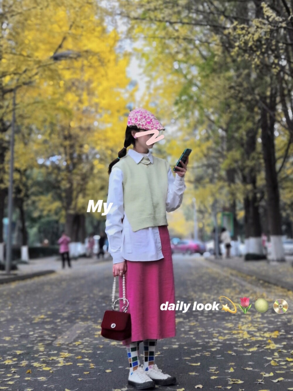 「ootd、撞色」｜「ZARAのアイテム（トートバッグ、レッド系）」を使った、Kseniaaaaaさん（レディース・160cm）の冬コーディネートの1枚目の写真