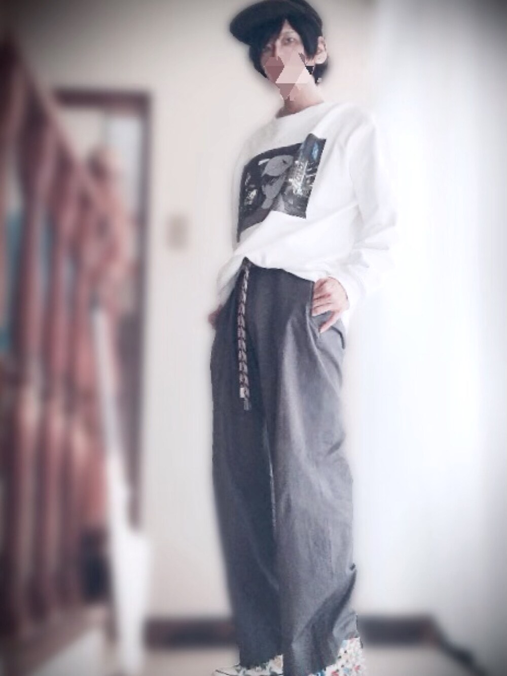 「梓善朗 おいしい体育、Anglomania、deadman、converse、シンプルコーデ、SUZURI、恐竜、スタッズ」｜「suzuriのアイテム（スウェット、ホワイト系）」を使った、ところてんさん（メンズ・178cm）の秋コーディネートの1枚目の写真