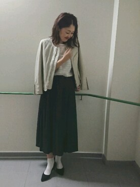 「アイボリー」｜「アイテム（ノーカラージャケット）」を使った、emiさん（レディース・158cm）の冬コーディネート