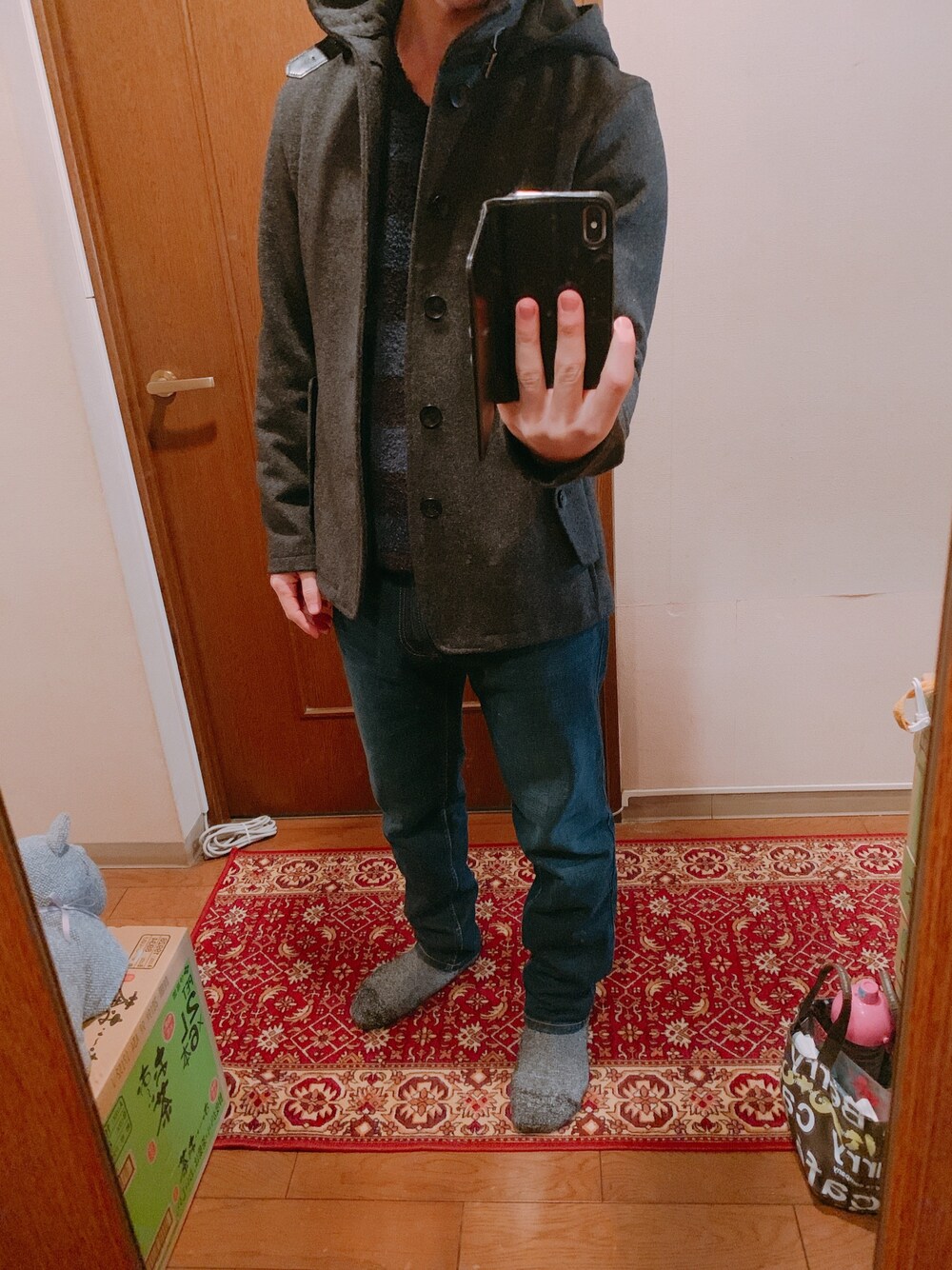 「SHIPS JET BLUEのJB: 3GG Vネック/モール ニット（ニット/セーター、ブルー系）」を使った、YUの食べログ@愛知県のグルメブロガーさん（メンズ・160cm）の冬コーディネートの1枚目の写真