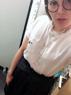 「UNIQLO（ユニクロ）のアイテム（Tシャツ/カットソー、ホワイト系）」を使った、小柒柒的小星星さん（レディース）の春コーディネート
