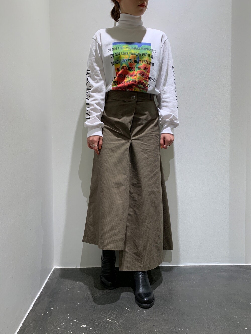 「大人カジュアル、B2nd」｜「OFFICINE CREATIVEのOFFICINE CREATIVE（オフィチーネ・クリエイティブ）サイドゴアZIPブーツ（ブーツ、ブラック系）」を使った、ISAさん（レディース・160cm）の秋コーディネートの1枚目の写真
