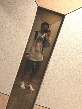 Yuta is wearing adidas "《メルマガ掲載》adidas アディダス SUPERSTAR スーパースター C77124 15SS WHT/CBK/WHT"