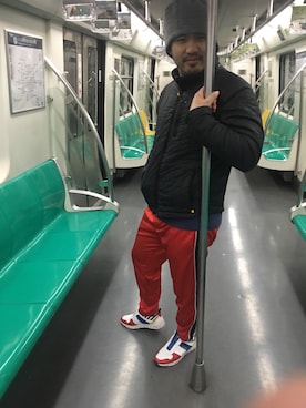 「ROYAL ELASTICS（ロイヤルエラスティクス）のアイテム（シューズ）」を使った、Jeffrey Huangさん（メンズ・173cm）の冬コーディネート