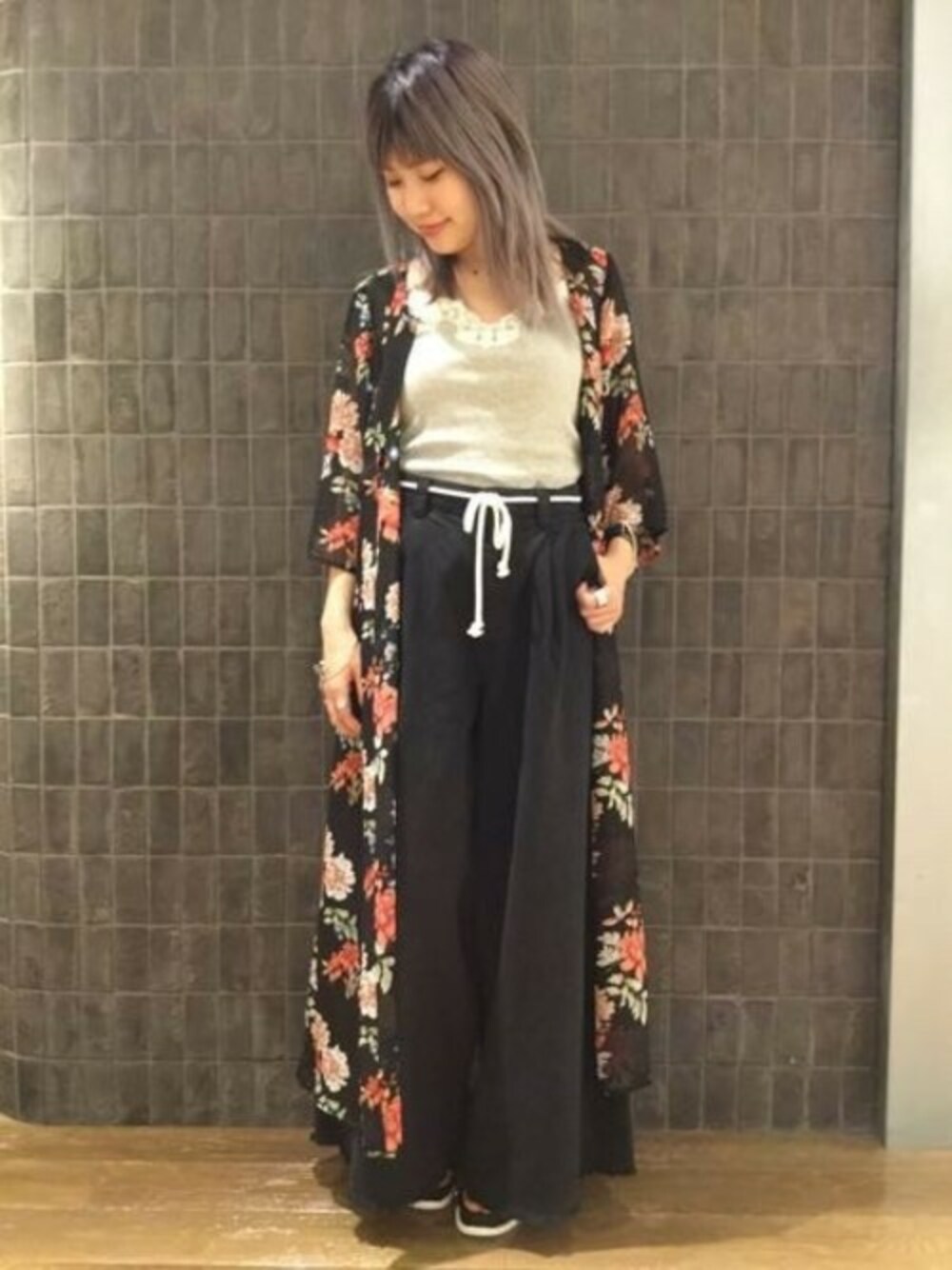 「デニム、花柄、JEANASiS、ジーナシス、ワイドパンツ、ロングカーディガン、夏コーデ」｜「JEANASISのシフォンフラワーワンピース/764053（ワンピース、ブラック系）」を使った、jeanasisさん（レディース・152cm）の夏コーディネートの1枚目の写真