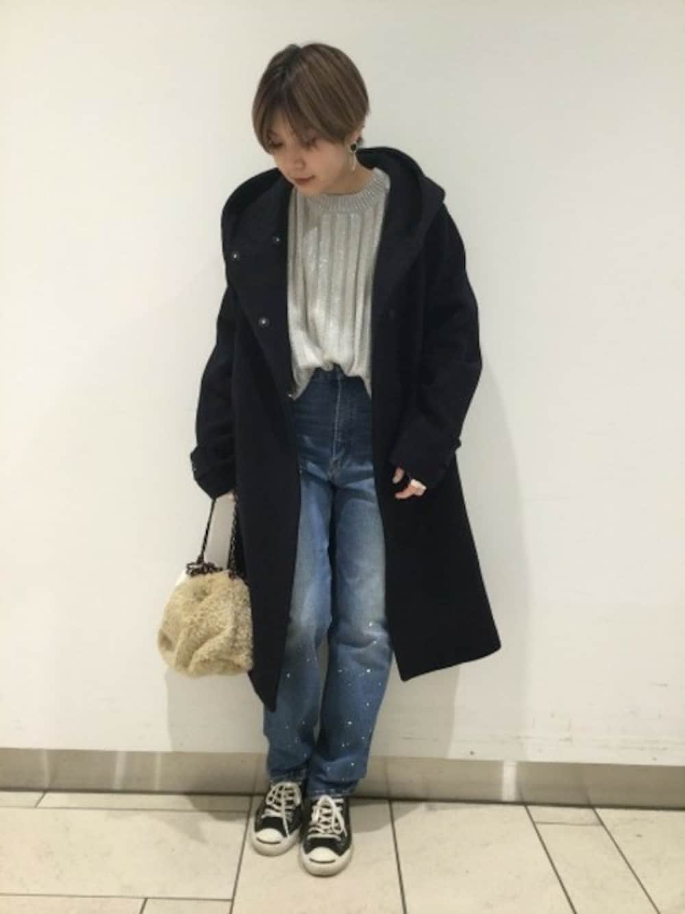 「ニット、デニム、カジュアル、JEANASiS、冬コーデ、ジーナシス、フードコート、リブニット、ダメージデニムパンツ、ラメニット」｜「JEANASISのモッサフードコート/812917（その他アウター、ブルー系）」を使った、jeanasisさん（レディース・152cm）の冬コーディネートの1枚目の写真