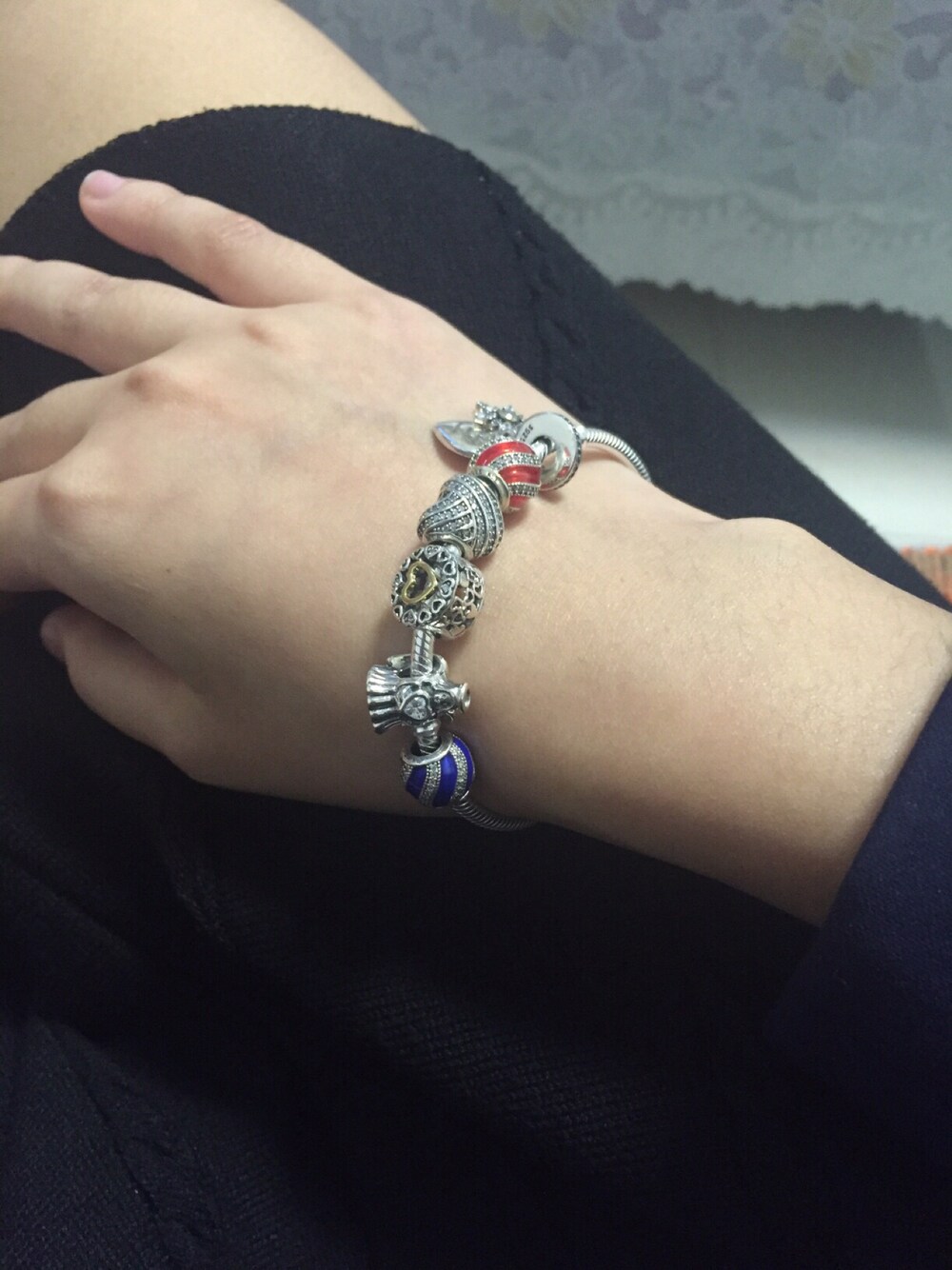 「pandora」｜「PANDORAのアイテム（ブレスレット、その他）」を使った、Zzoujoeさん（レディース・168cm）の冬コーディネートの1枚目の写真