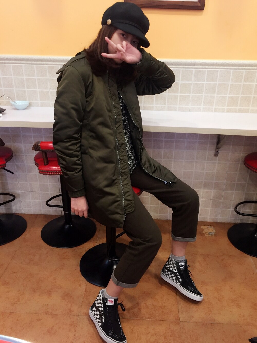 「ACNE、VANS」｜「Acne Studiosのアイテム（MA-1、グリーン系）」を使った、Zzoujoeさん（レディース・168cm）の冬コーディネートの1枚目の写真