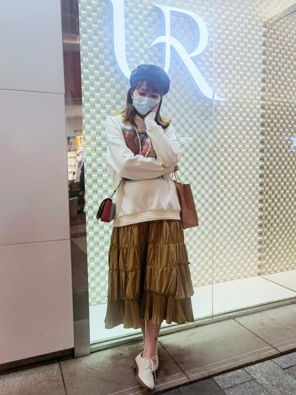 「initial、moussy」｜「initialのアイテム（パーカー、ベージュ系）」を使った、Zzoujoeさん（レディース・168cm）の冬コーディネートの1枚目の写真