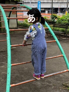 「コロナに負けない」｜「アイテム（サロペット/オーバーオール）」を使った、あちゃも＊ちー＊ぺぇさん（キッズ・100cm）の春コーディネート