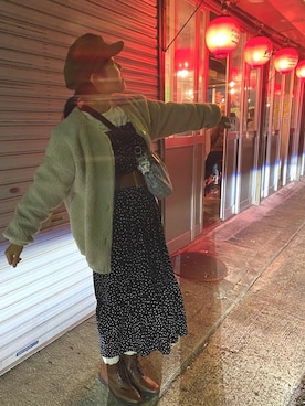 「CHUMS（チャムス）のアイテム（ボディバッグ/ウエストポーチ）」を使った、前田琴音さん（レディース・155cm）の秋コーディネート