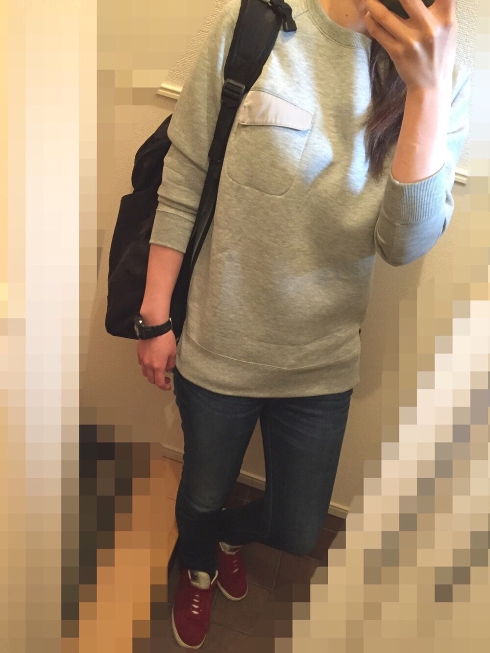 「仕事」｜「MAD FOOTのMADFOOT!(マッドフット) MAD SOLID(マッドソリッド) 1514（スニーカー、レッド系）」を使った、Rararaさん（レディース・171cm）の春コーディネートの1枚目の写真