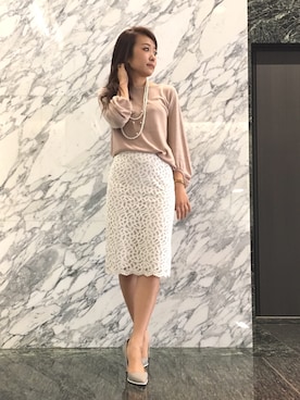 「お食事会」｜「アイテム（スカート）」を使った、22 OCTOBRE Staffさん（レディース・162cm）の冬コーディネート