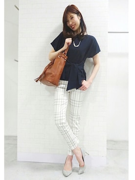 「ネイビー×ホワイト」｜「アイテム（バッグ）」を使った、22 OCTOBRE Staffさん（レディース・167cm）の春コーディネート
