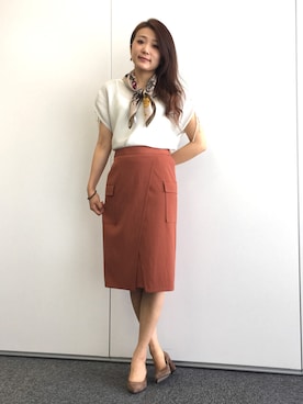 「アイテム（スカート、オレンジ系）」を使った、22 OCTOBRE Staffさん（レディース・162cm）の春コーディネート