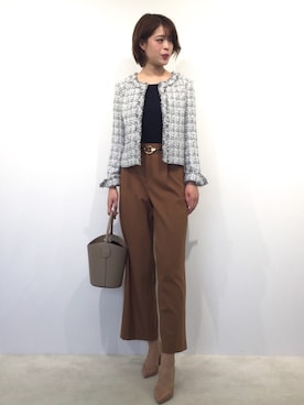 「お仕事スタイル」｜「アイテム（その他アウター）」を使った、22 OCTOBRE Staffさん（レディース・169cm）の冬コーディネート