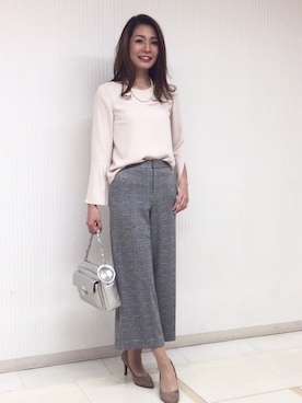 「お食事会」｜「アイテム（パンツ）」を使った、22 OCTOBRE Staffさん（レディース・170cm）の冬コーディネート