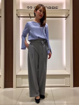 「お食事会」｜「アイテム（パンツ）」を使った、22 OCTOBRE Staffさん（レディース・160cm）の冬コーディネート