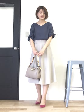 「22オクトーブル」｜「アイテム（スカート）」を使った、22 OCTOBRE Staffさん（レディース・169cm）の春コーディネート