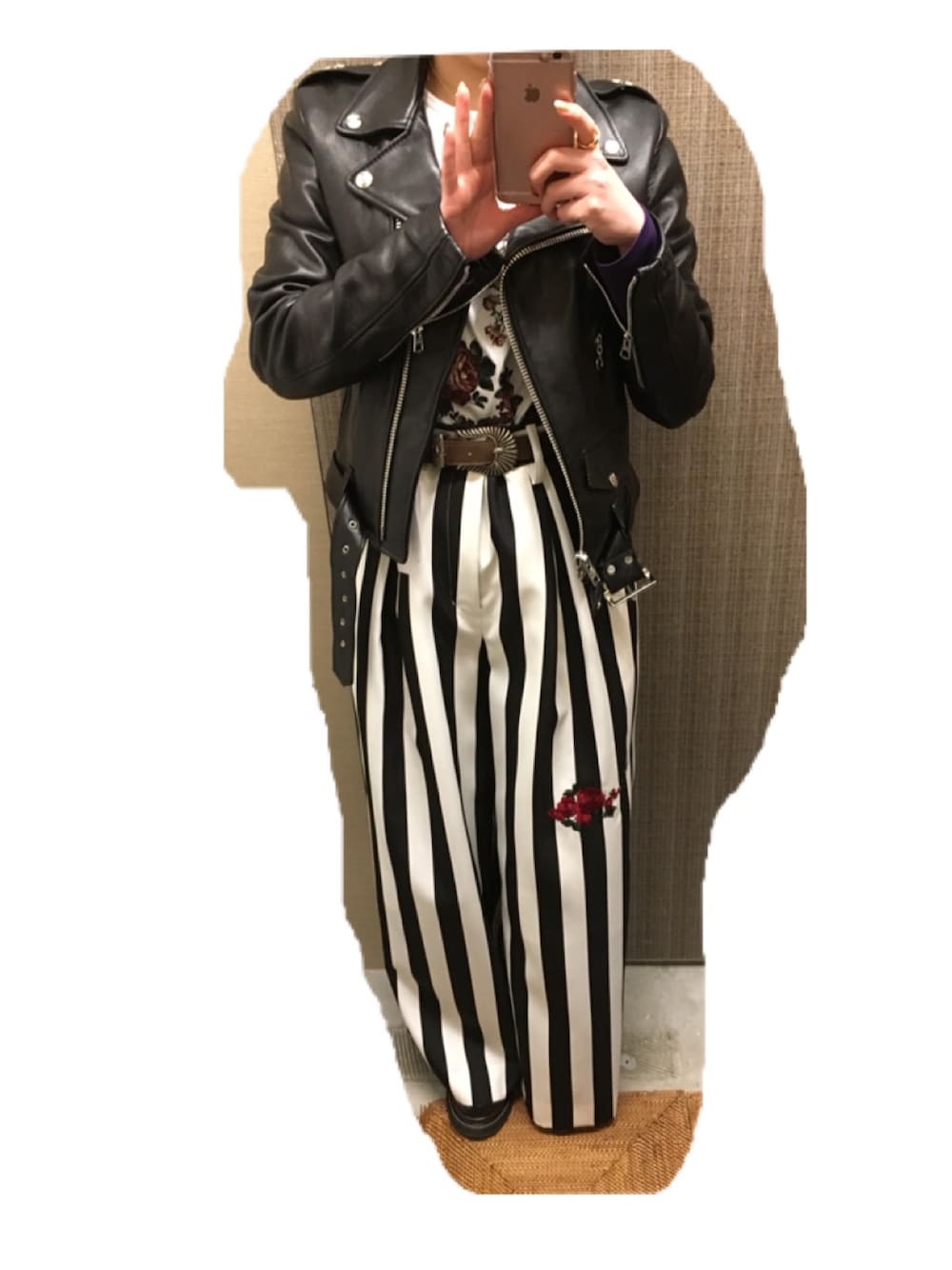 「スプリングSENSEOFPLACE、ボーダー、ワイドパンツ」｜「schottのSchott(ショット)　218W Womens LAMB ONE STAR レザージャケット（ライダースジャケット、ブラック系）」を使った、麗さん（レディース・155cm）の春コーディネートの1枚目の写真
