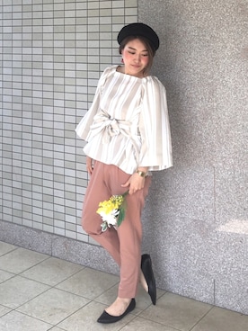「ぺプラムトップス」｜「アイテム（スラックス）」を使った、Ayaka◡̈︎*︎♚︎さん（レディース・153cm）の春コーディネート