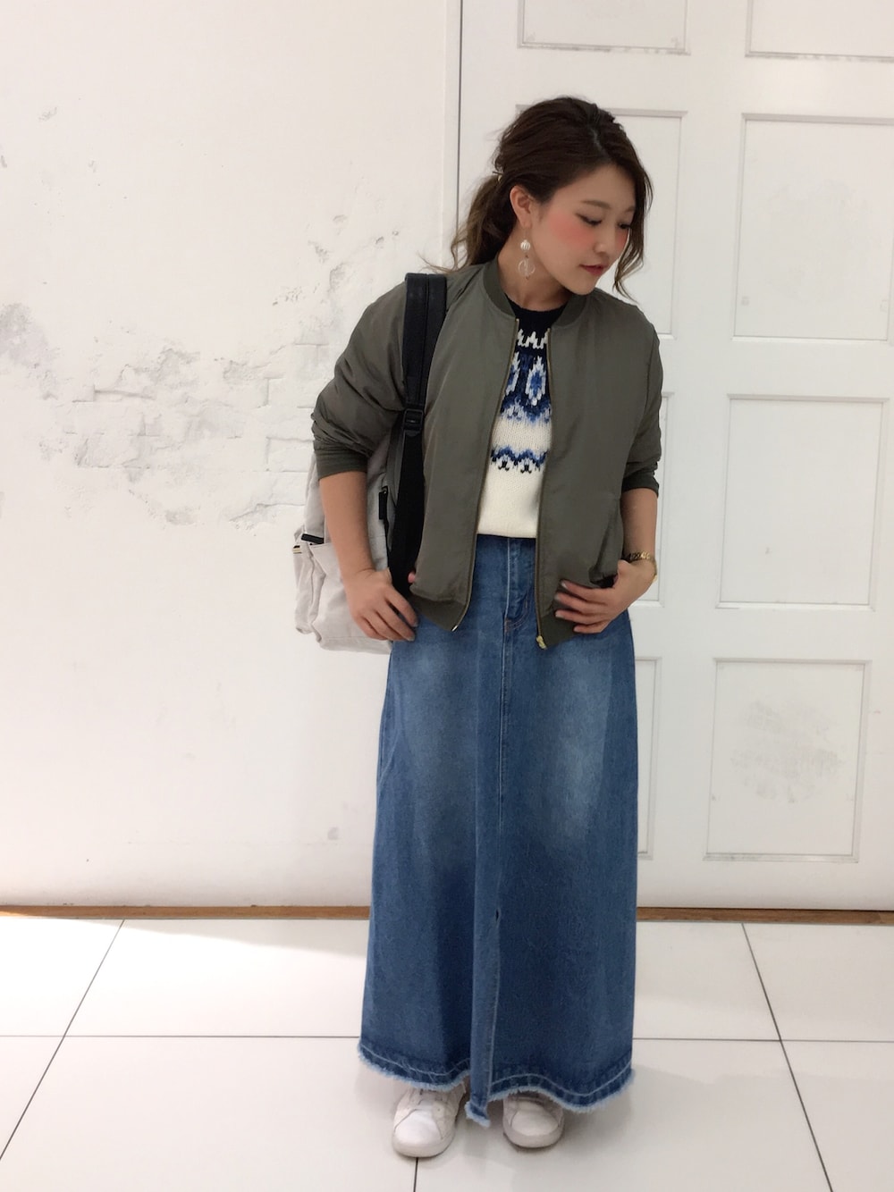 「Aライン、デニムスカート、求心柄、ニット、ブルゾン、リュック、ロングスカート」｜「Green　Parksのリブブルゾン（ブルゾン、グリーン系）」を使った、Ayaka◡̈︎*︎♚︎さん（レディース・153cm）の秋コーディネートの1枚目の写真
