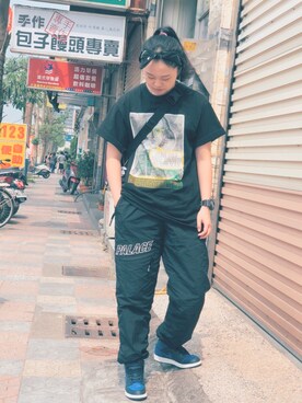 「palace」｜「アイテム（チノパンツ）」を使った、Cindyさん（レディース・161cm）の春コーディネート