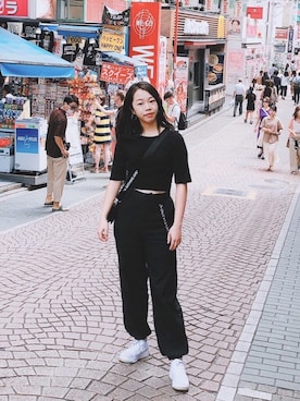 「原宿」｜「アイテム（チノパンツ）」を使った、Cindyさん（レディース・161cm）の秋コーディネート