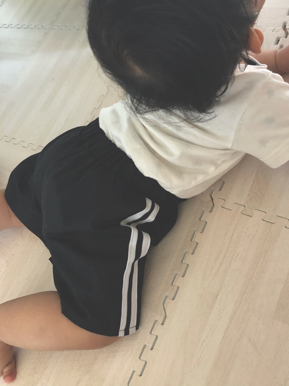 「ボーイッシュ、女の子コーデ、ベビーコーデ、キッズコーデ、キッズファッション、一歳、赤ちゃん」｜「Birthdayのアイテム（ママ＆ベビー、ブラック系）」を使った、ひなちゃんさん（レディース・162cm）の春コーディネートの1枚目の写真