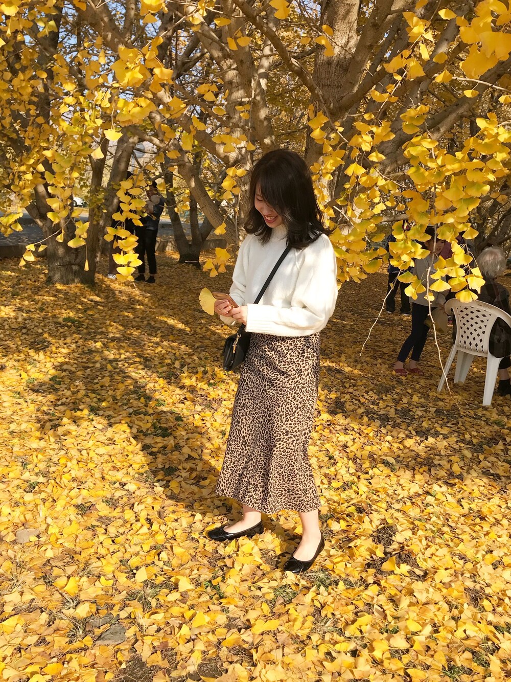 「イチョウ並木、ひょう柄、NOKCHA、秋のコーデ」｜「nokchaのアイテム（スカート、その他）」を使った、まおさん（レディース・157cm）の冬コーディネートの1枚目の写真