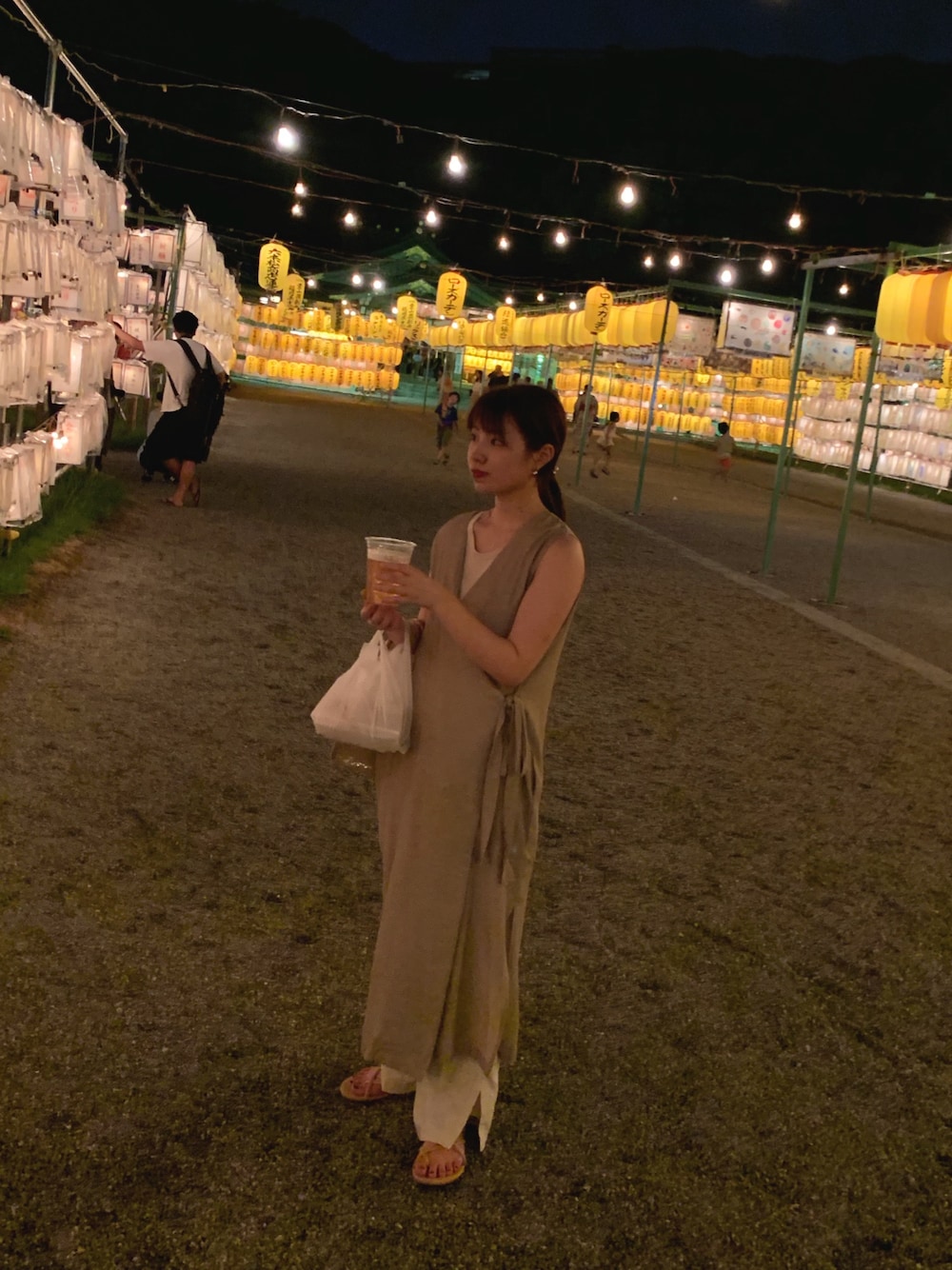 「祭り、ベージュ、セレクトモカ(select MOCA)、LOWRYSFARM、studio clip、カジュアル、シンプルコーデ、ラクチンコーデ」｜「select MOCAのUネックスラブタンクトップス/U字型とろみベーシックシンプルノースリーブトップス)（タンクトップ、ベージュ系）」を使った、まおさん（レディース・157cm）の夏コーディネートの1枚目の写真