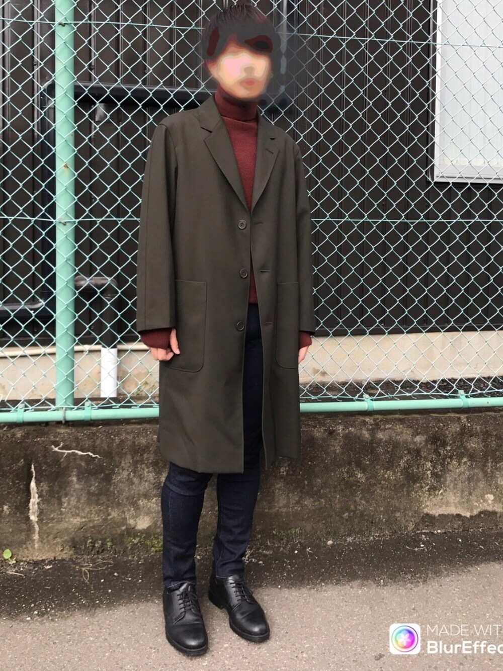 「秋、秋のコーデ、休日スタイル、キレイめ、UNIQLO、スキニーデニム、革靴、チェスターコート」｜「UNIQLOのアイテム（ニット/セーター、ブラウン系）」を使った、fumiya さん（メンズ・172cm）の秋コーディネートの1枚目の写真