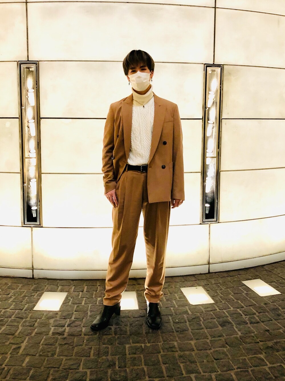 「セットアップ、ジェンダーレス、ヒール、星、クリスマス」｜「Michal Negrinのアイテム（ネックレス、パープル系）」を使った、moetoprojectさん（メンズ・175cm）の冬コーディネートの1枚目の写真