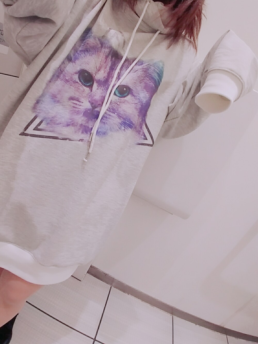 「THE TESTのアイテム（パーカー、ホワイト系）」を使った、sayaさん（レディース・146cm）の秋コーディネートの1枚目の写真