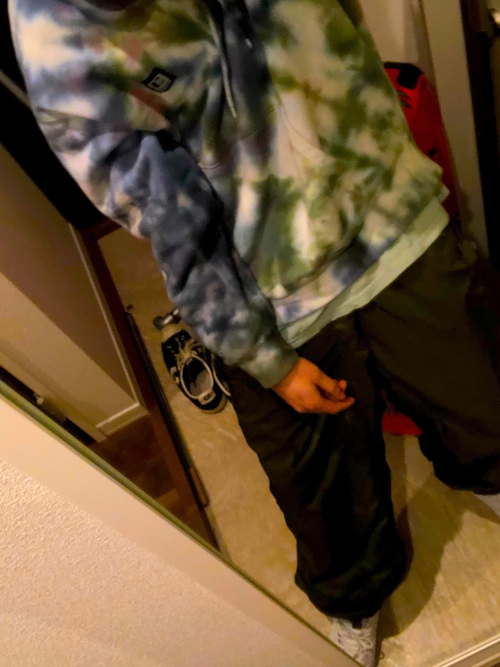 「NOTE B ORIGINAL、tiedye、parker、carhartt、CARGO PANT、VANS、converse skateboarding、sneakers」｜「NOTE B ORIGINALのアイテム（パーカー、その他）」を使った、noteb0riginalさん（メンズ・175cm）の夏コーディネートの1枚目の写真