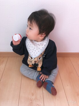 「Mini Rodini（ミニロディーニ）のアイテム（スウェット）」を使った、そうぱんまんさん（キッズ・70cm）の冬コーディネート