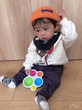 「Mini Rodini（ミニロディーニ）のアイテム（スウェット）」を使った、そうぱんまんさん（キッズ・70cm）の春コーディネート
