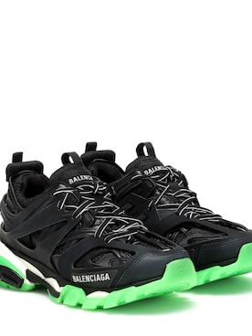 「BALENCIAGA（バレンシアガ）のアイテム（スニーカー、ブラック系）」を使った、はるさめにーさん。さん（メンズ・174cm）の春コーディネート