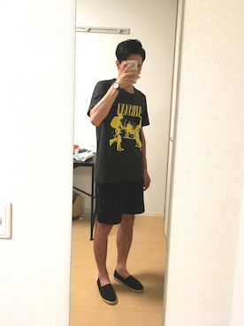 「ロックT」｜「アイテム（スリッポン）」を使った、天パは神様からの贈り物さん（メンズ・173cm）の春コーディネート