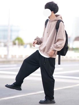 「DOOPZ（ドープス）のアイテム（パーカー）」を使った、とっしーさん（メンズ・184cm）の秋コーディネート